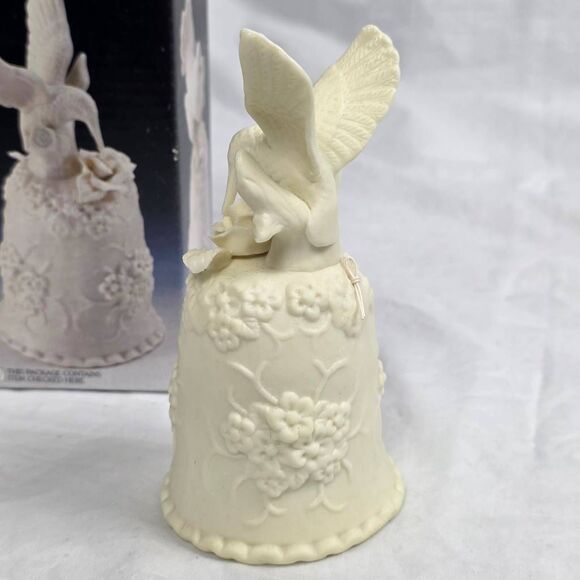 Treasury Jade Porcelain Hummingbird Bell w/ Box - Picture 3 of 6